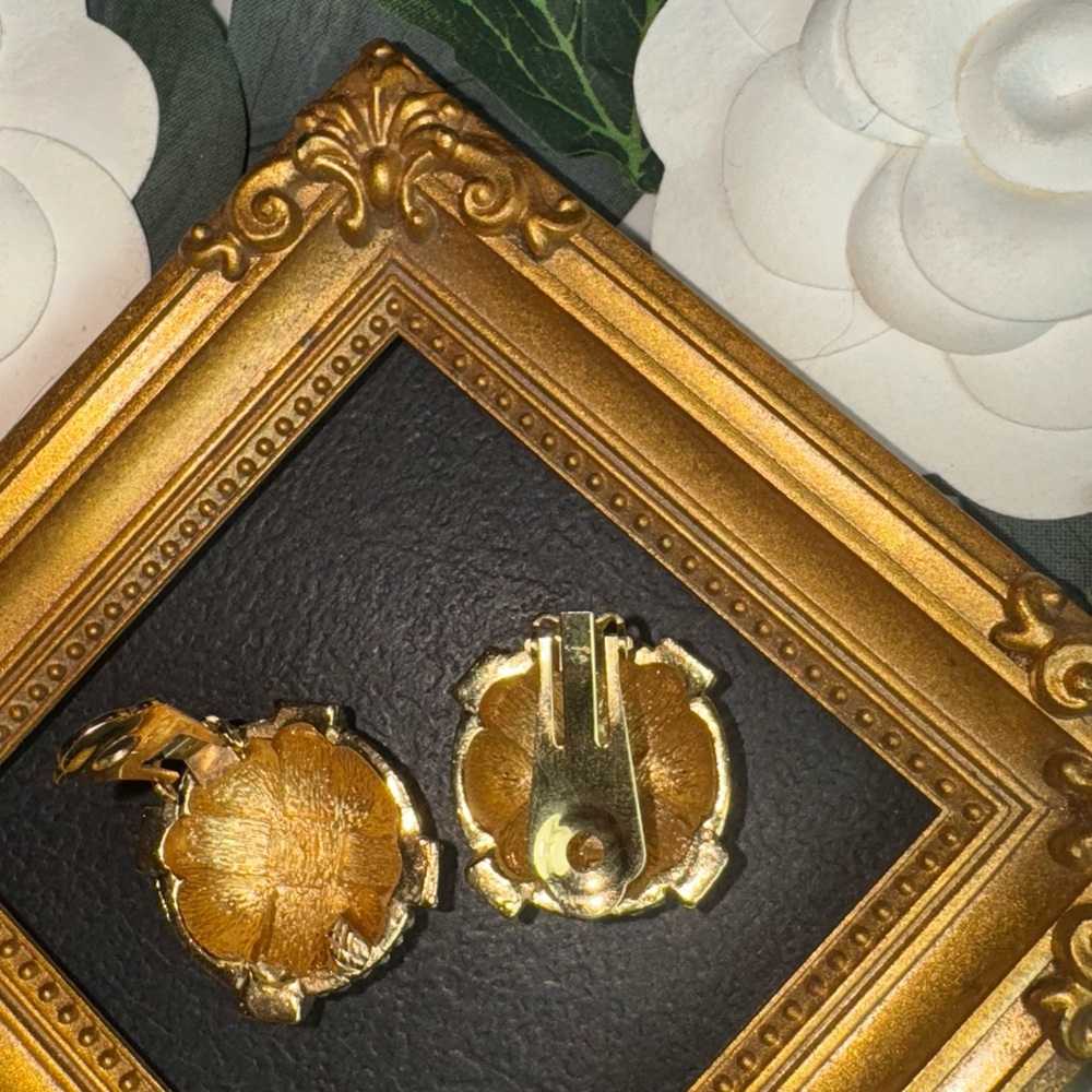 Elegant Gold-tone Clip on Earrings With Black Enamel X And Crystals - Picture 15 of 16